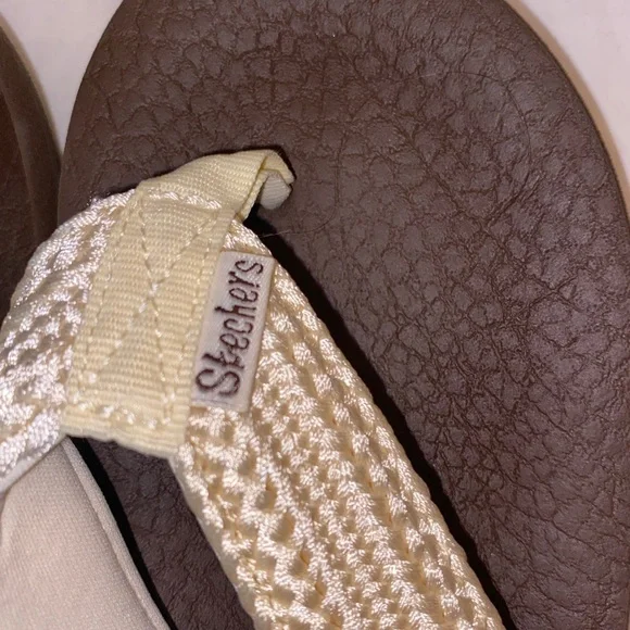Skechers Women's Cream Braided Strap Flip-Flops with Brown Footbed - Picture 4 of 7